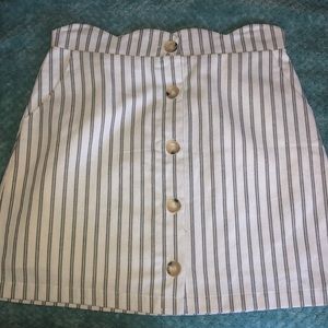 Button-up skirt